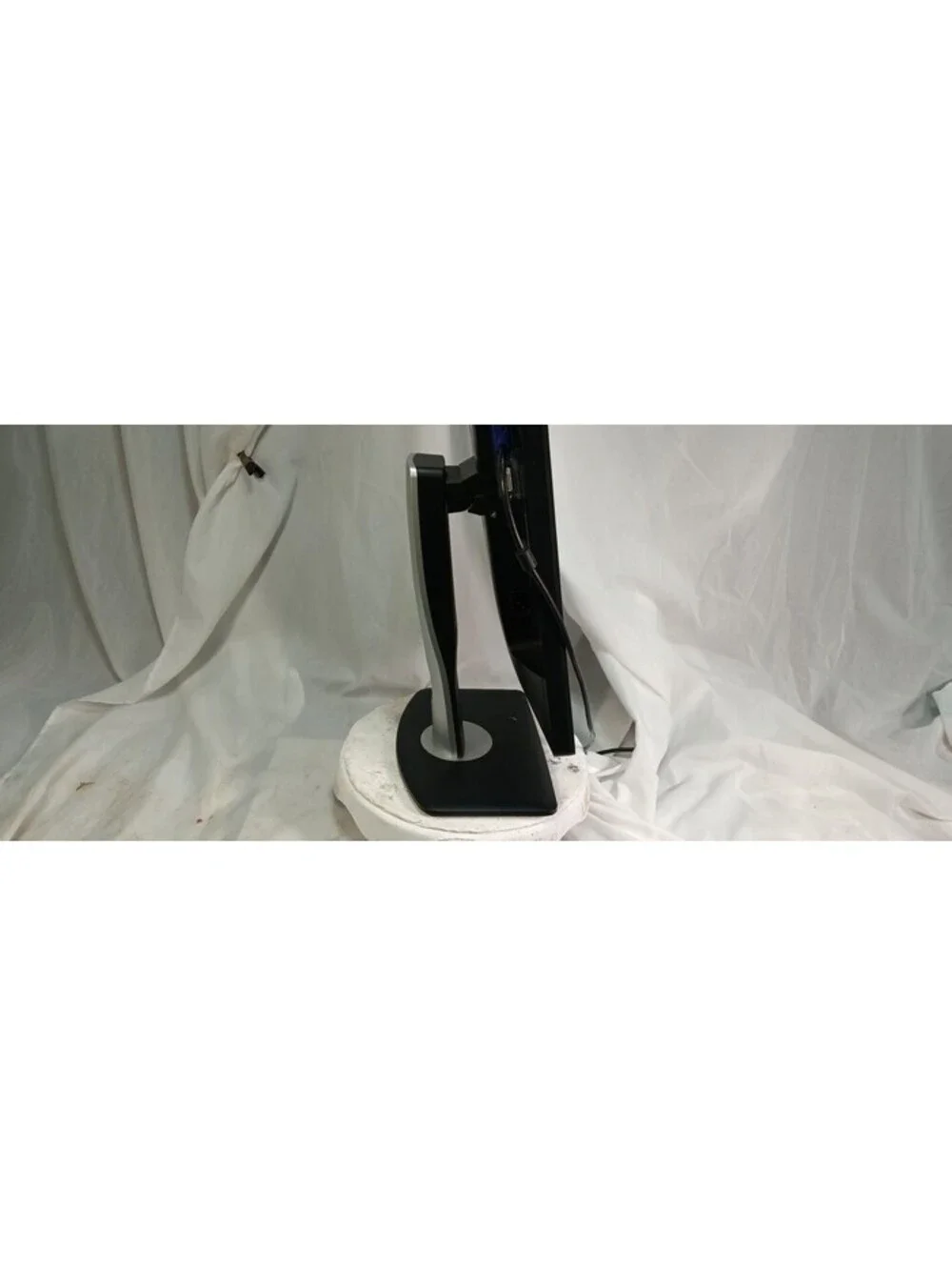 Dell P2212Hb 22in 1080p LED LCD Monitor VGA DVI-D USB Hub Ergonomic Stand Tested